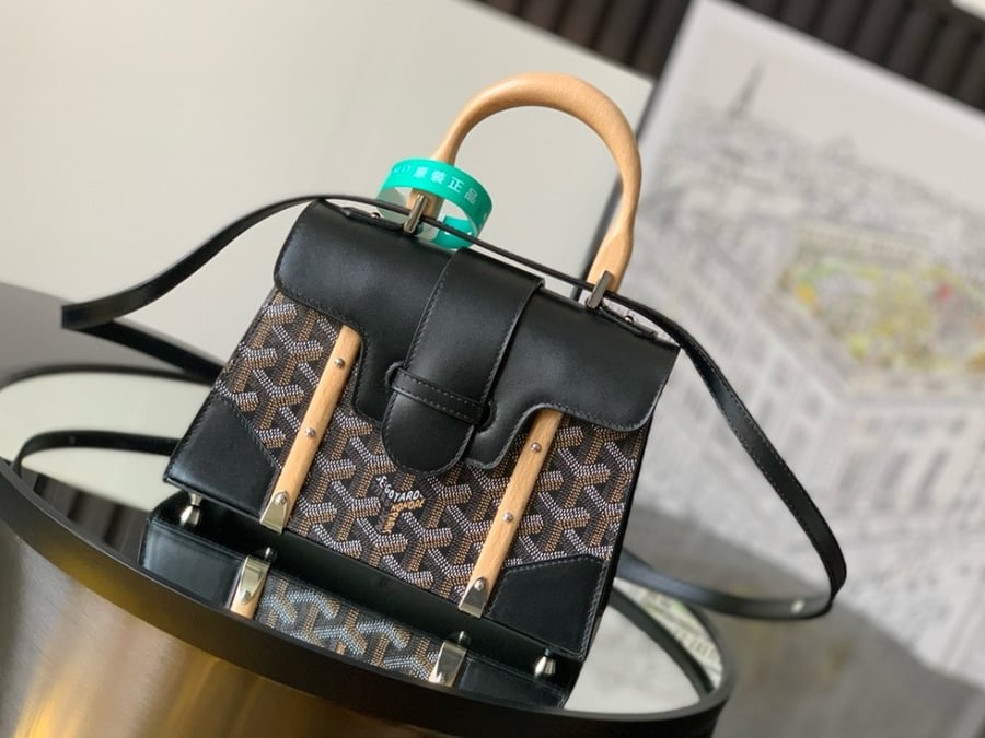 قويارد سايقون المقاس  العرض20cm الارتفاع 15cm العمق 7.5cm