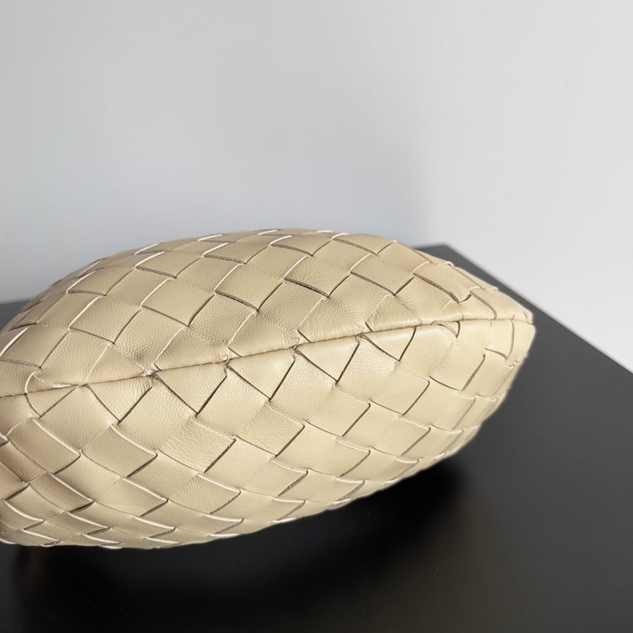 بوتيقا. المقاس23cm