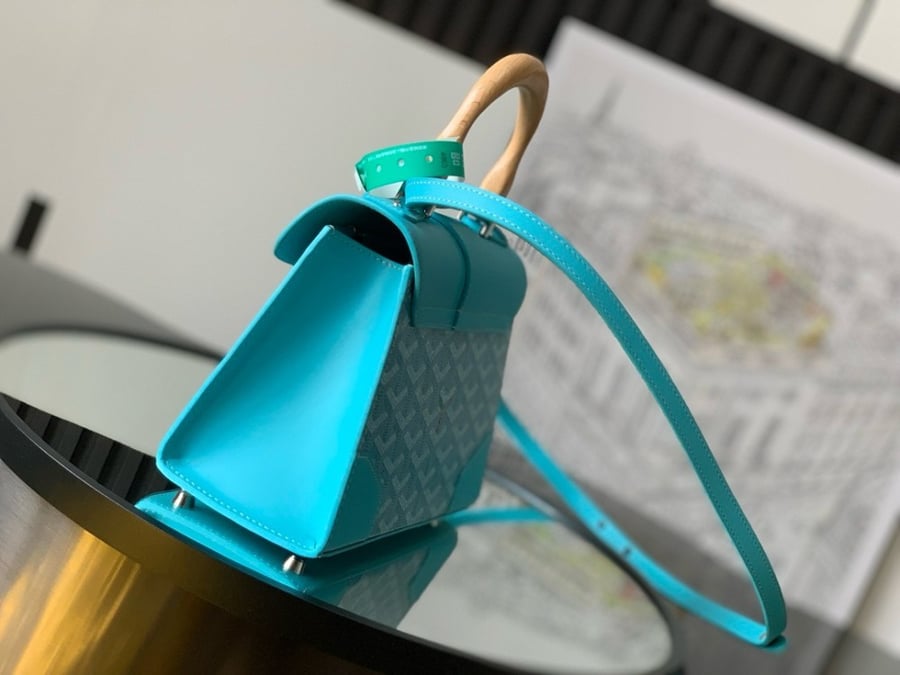 قويارد سايقون المقاس  العرض20cm الارتفاع 15cm العمق 7.5cm