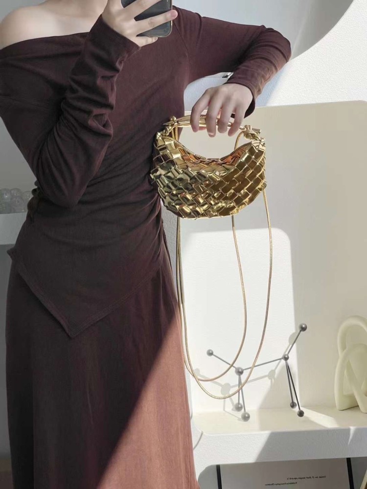 بوتيقا. العرض 20cm. الارتفاع 12cm العمق 2cm