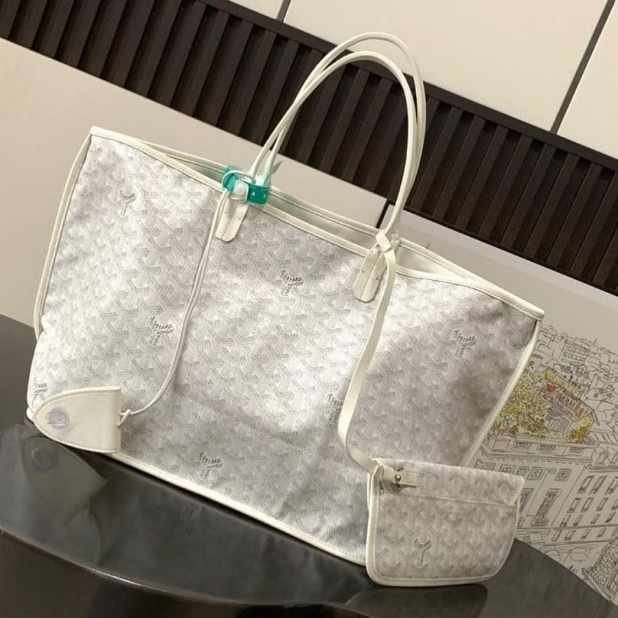 Goyard L