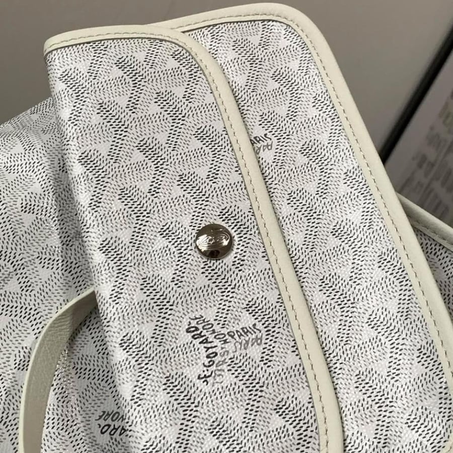 Goyard M