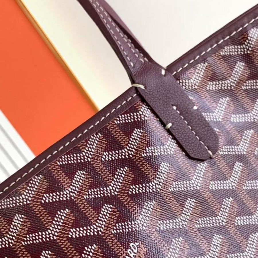 Goyard M