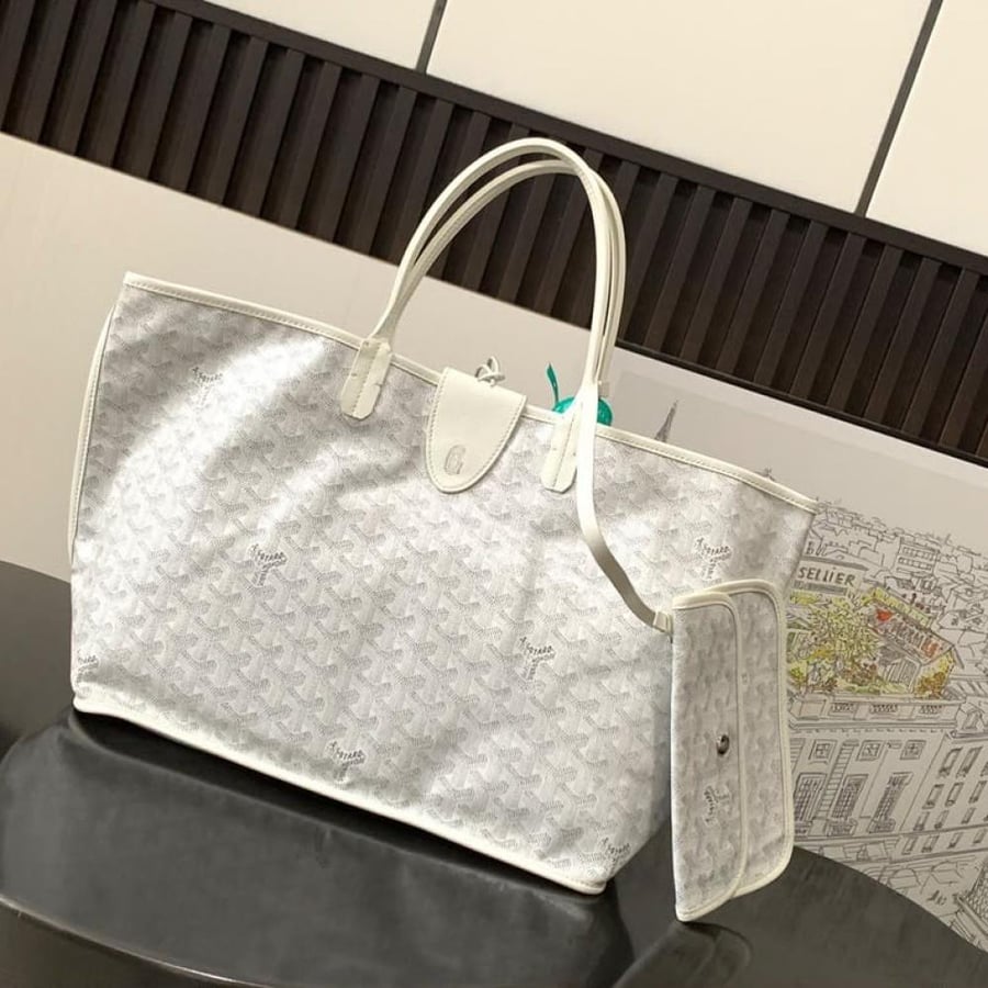 Goyard M