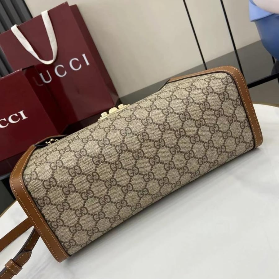 Padlock medium top handle bag