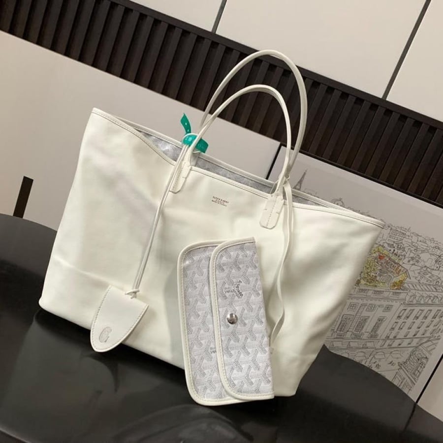 Goyard M