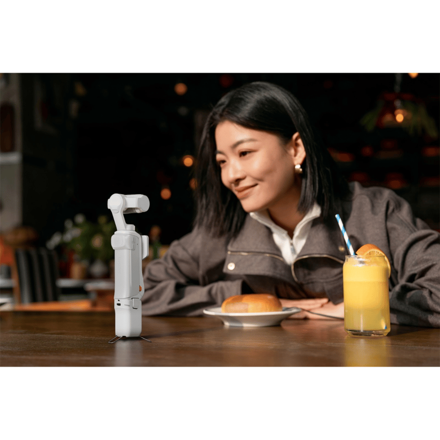 Insta360 - كاميرا لونا الترا نسخة المبدعين وصناع المحتوي - أبيض