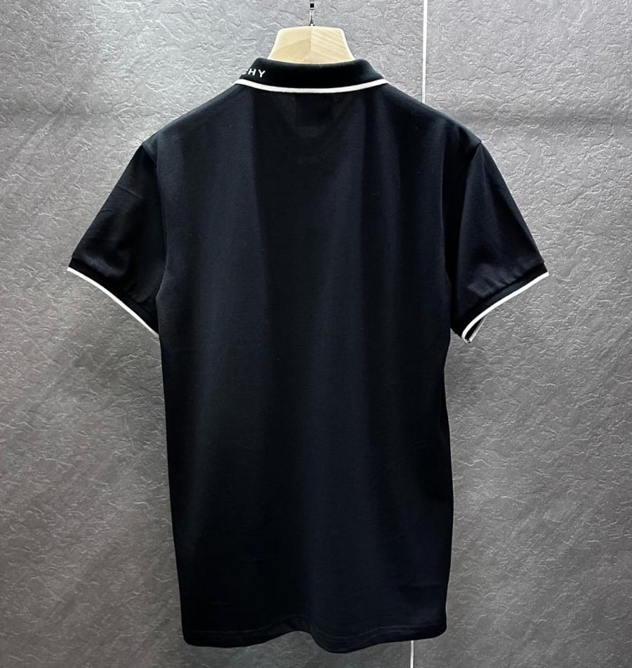 GIVENCHY