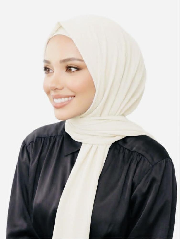 موديل تركي مزود بكبسات - اللون الأوفوايت