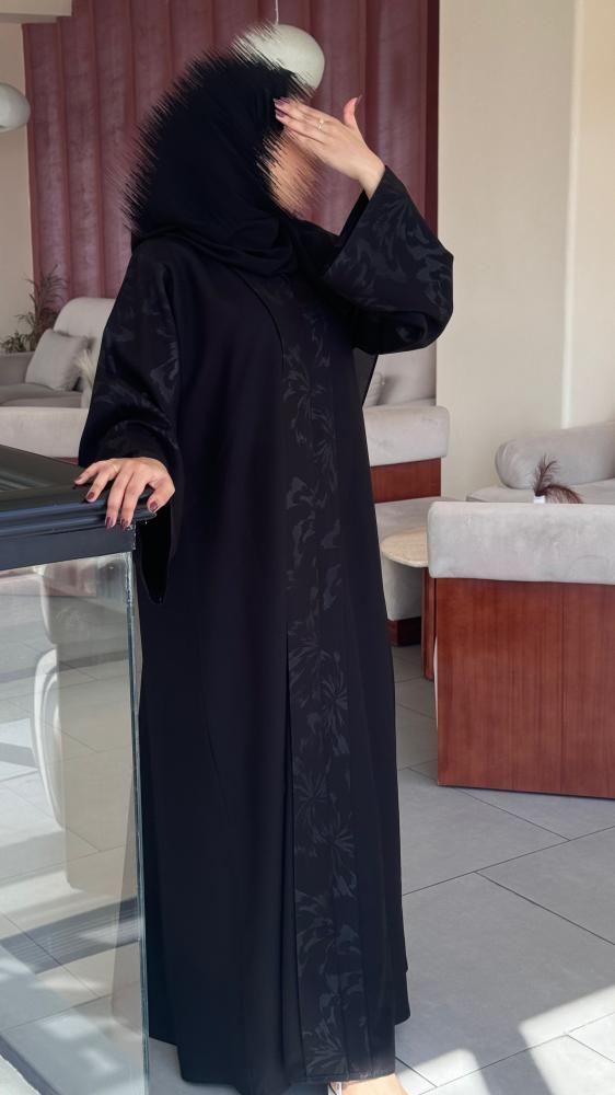 عباية بقماش كريب بأكمام تفته