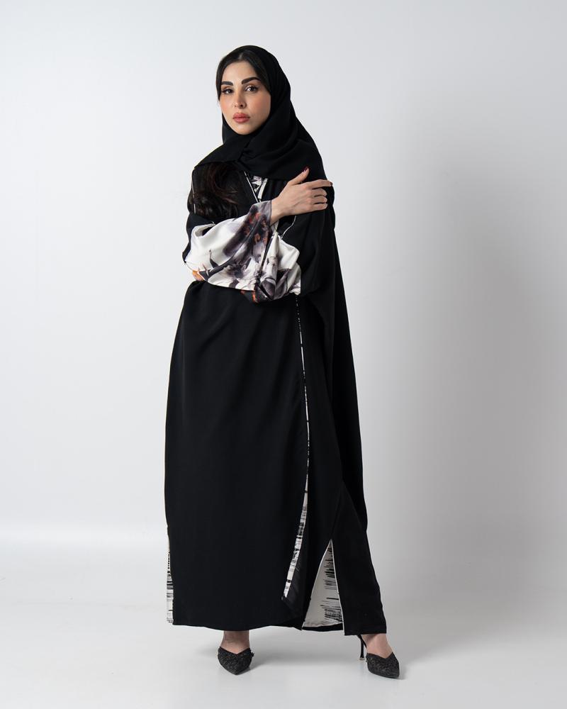 عباية وفستان صيفي SS26