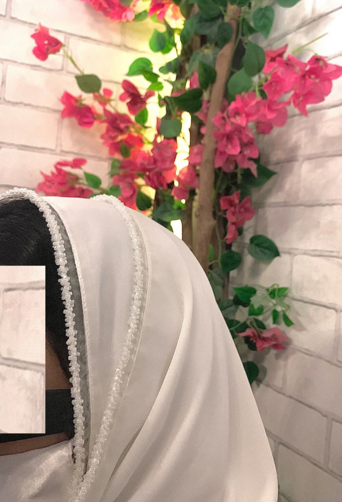 طرحة شك لون ابيض ( مبطنه )