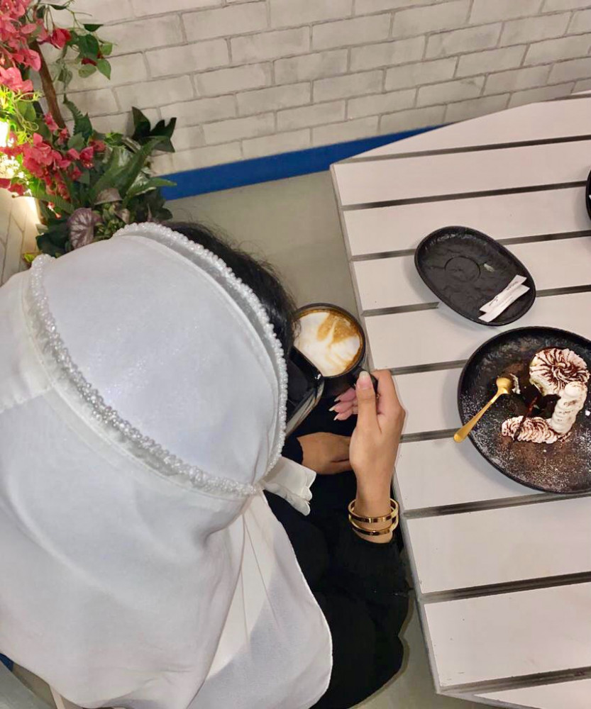 طرحة شك لون ابيض ( مبطنه )