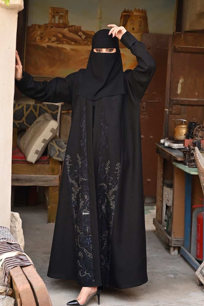 عباية سوداء مطرزة-0568