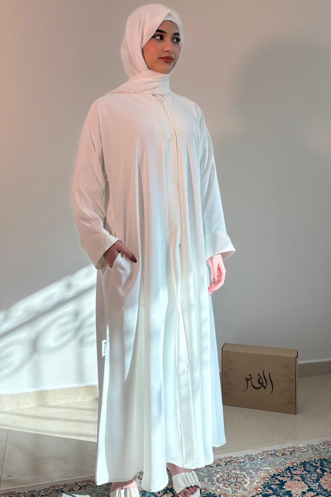 عبايه بطقطق وجيوب لون أبيض 1317