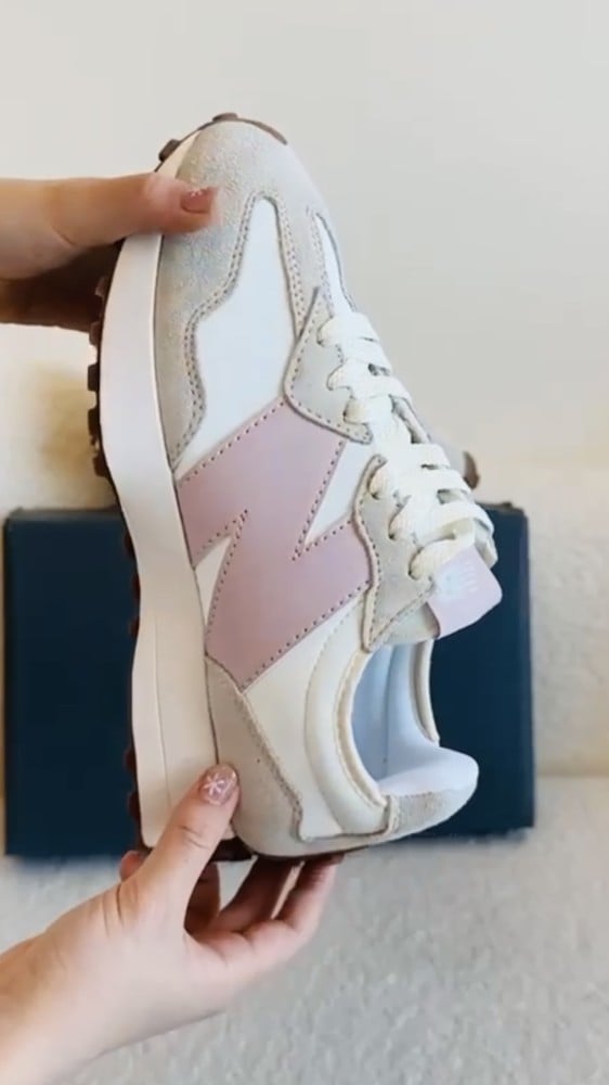 New Balance 327 "Moonbeam/December Sky"