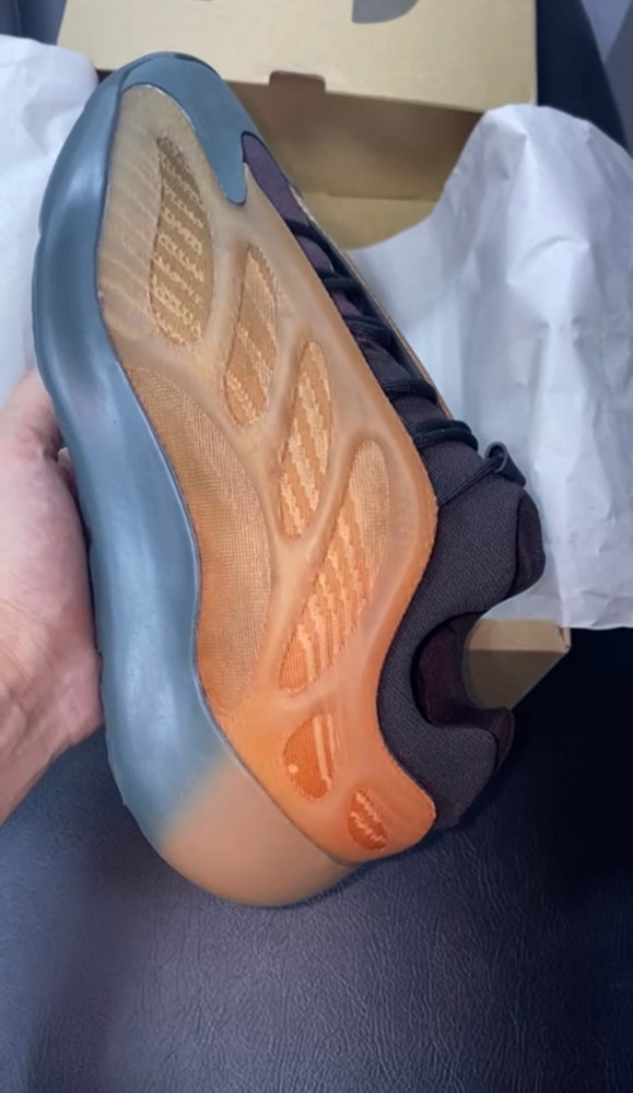 Adidas Yeezy 700 V3 Copper Fade