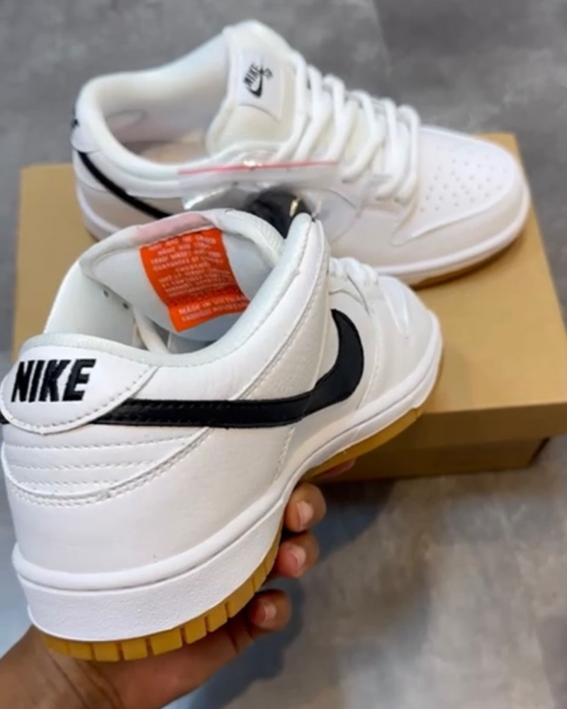 Nike SB Dunk Low "White Gum"