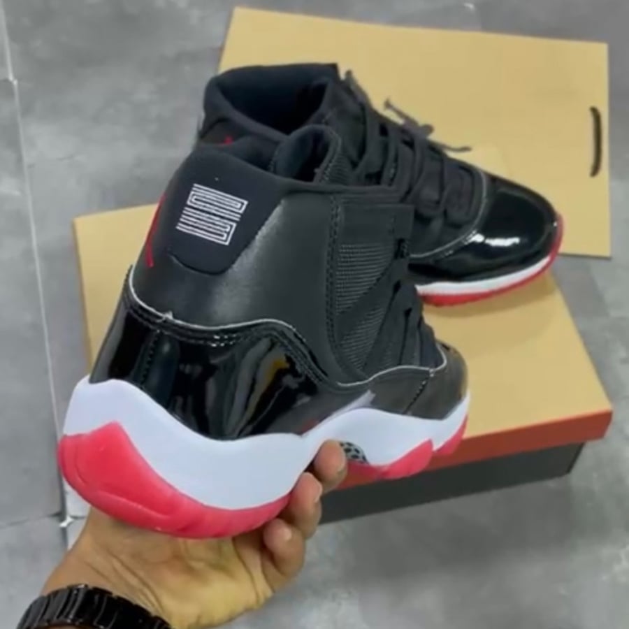 Air Jordan 11 Retro "Bred"