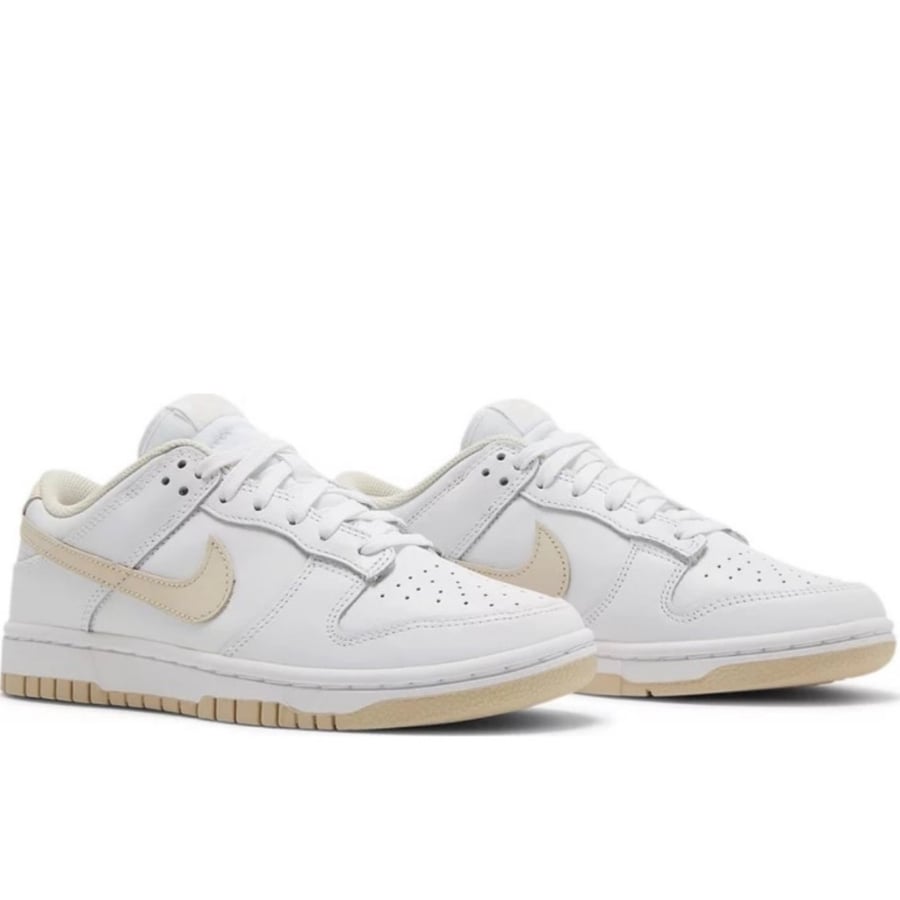 Dunk Low 'White Pearl'