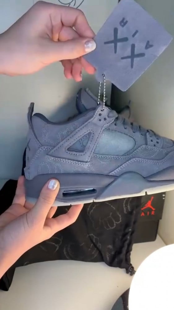 Air Jordan 4 Retro Kaws Cool Grey