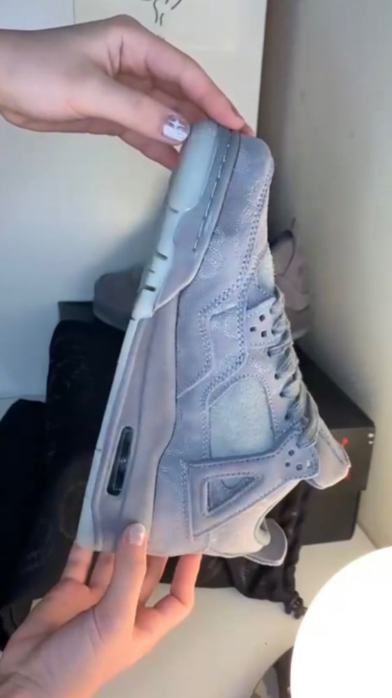 Air Jordan 4 Retro Kaws Cool Grey
