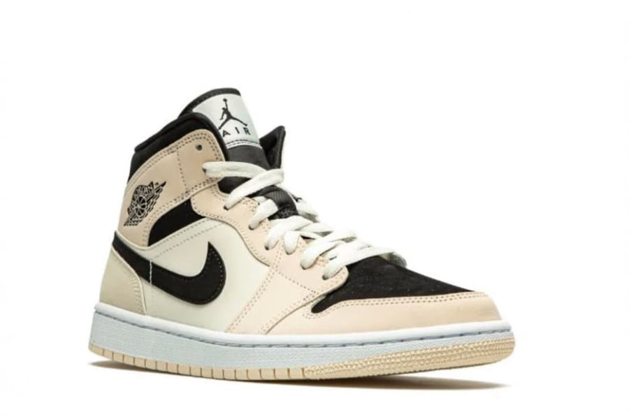 AIR JORDAN 1 MID "Guava Ice"