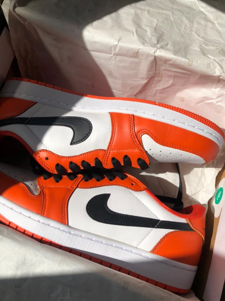 AIR JORDAN 1 LOW OG "Starfish"
