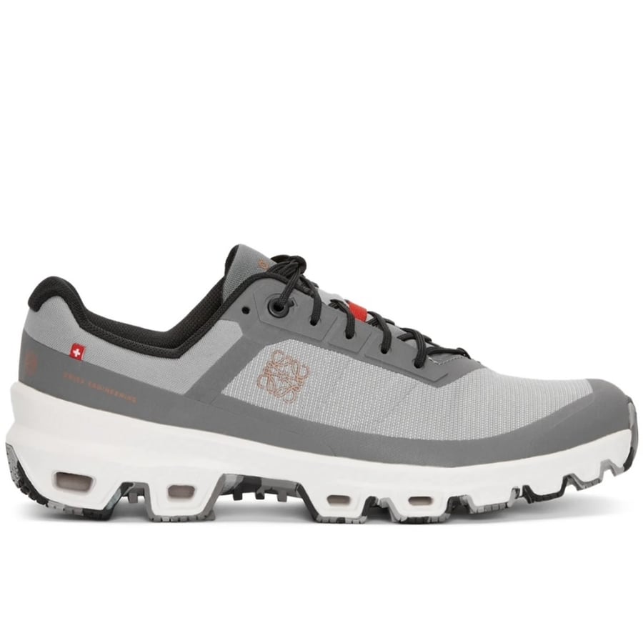 Loewe X On cloudventure running “ Grey “