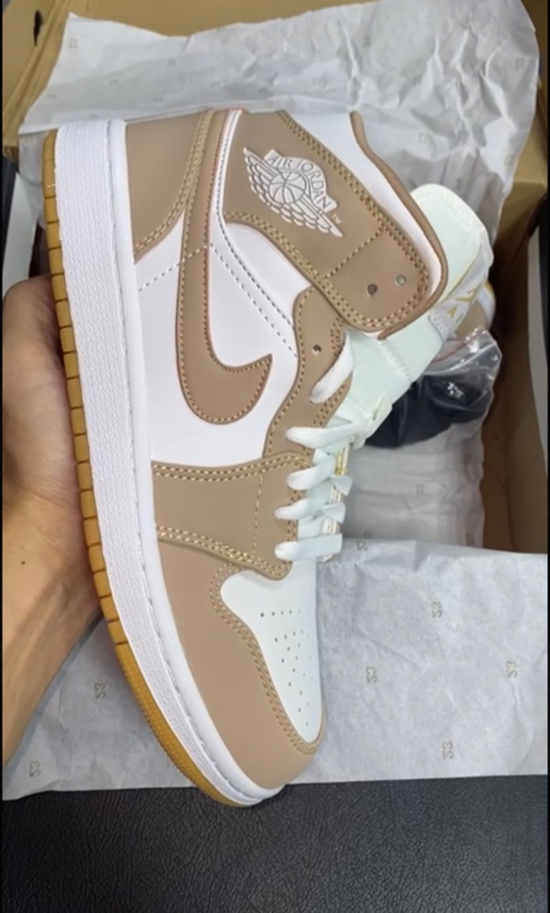 AIR JORDAN 1 MID "Tan / Gum"