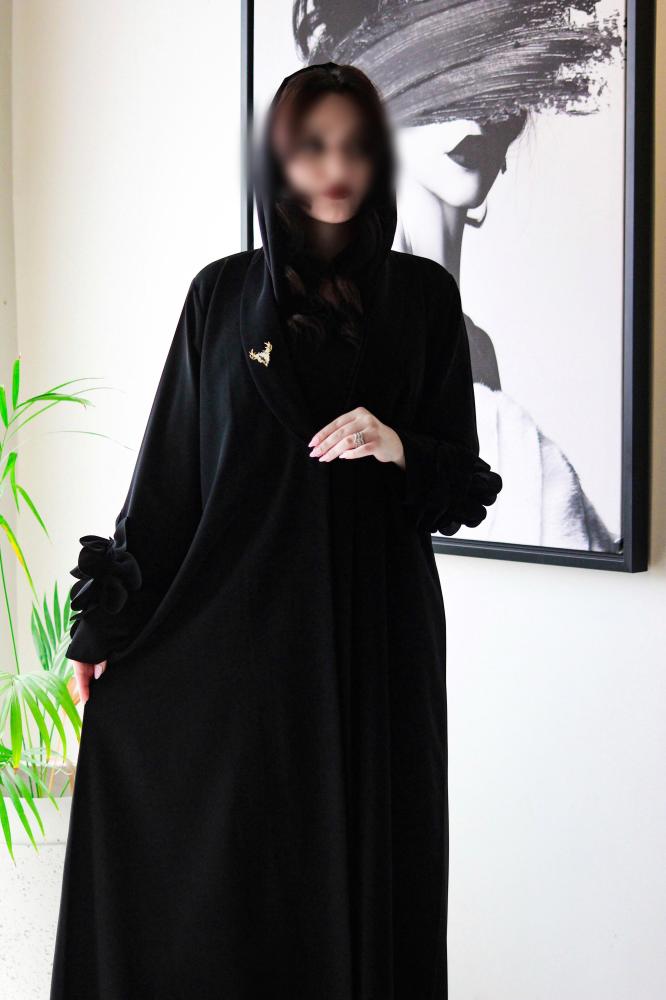 عباية بليزر بأكمام ورد