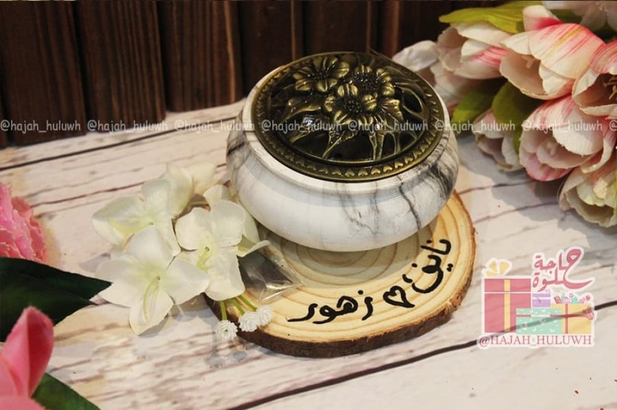 توزيعات مباخر مع قاعده خشبيه