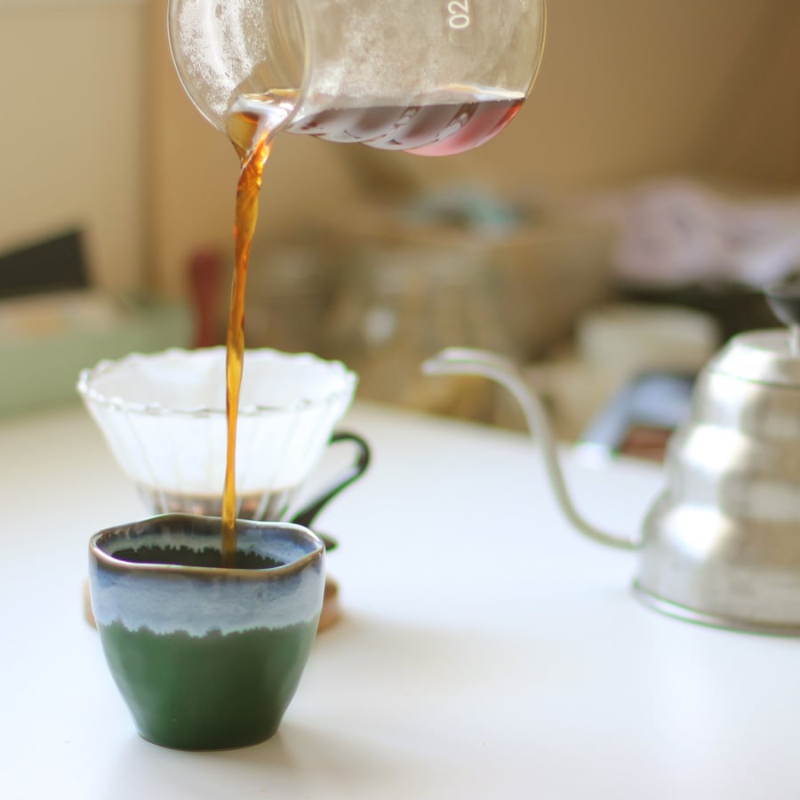 كوب أخضر متموج