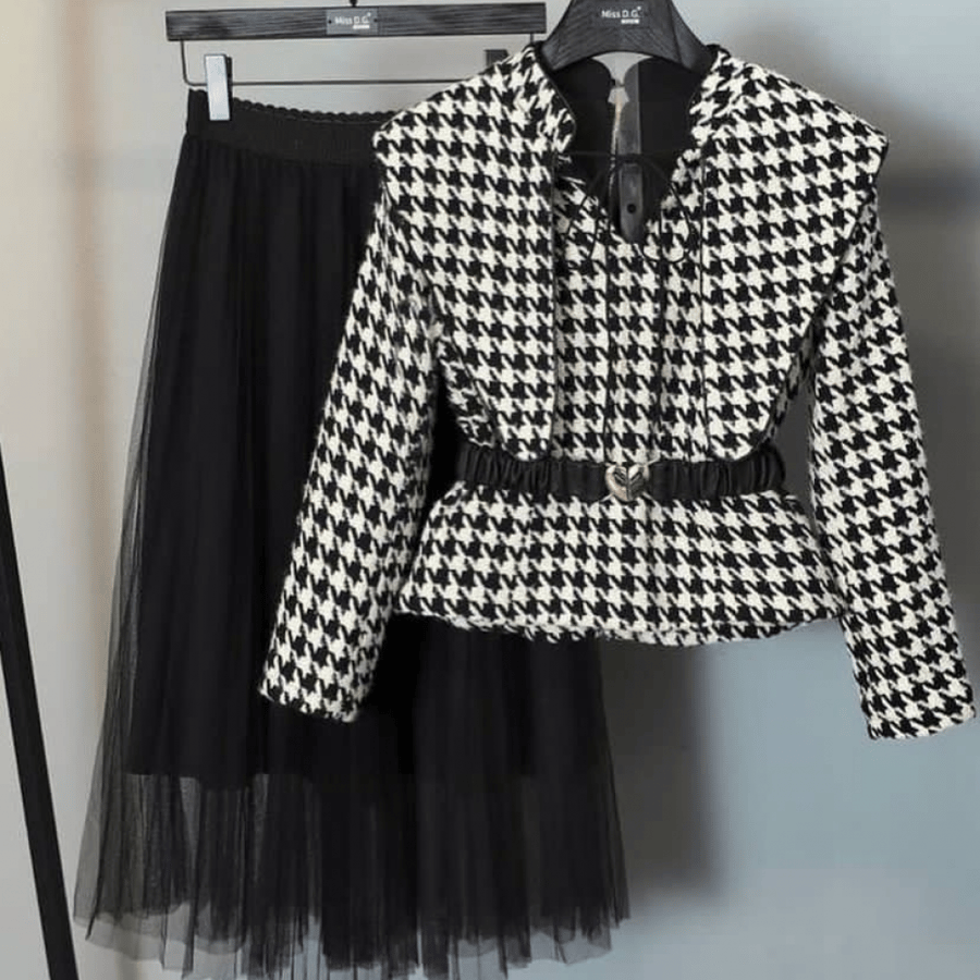 French blazer with pleats, jacket, and belt