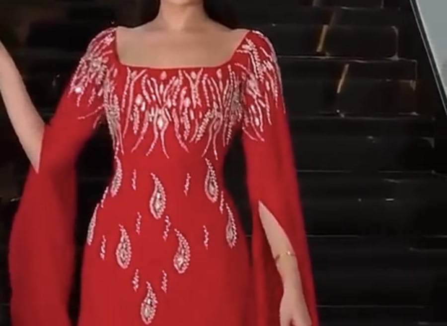 فستان فرنسي احمر