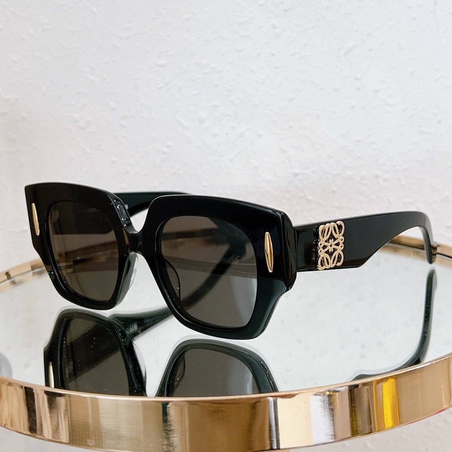 نظارة Loewe
