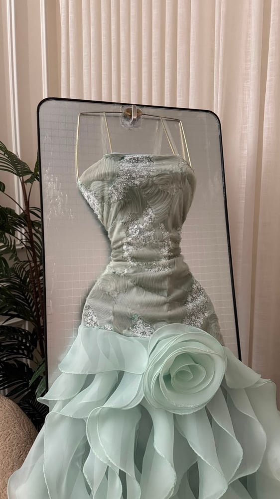 فستان  سهره    الخامه  مموج  والاورنجزا مع تفته كوري     المقاسات : 1 - 6