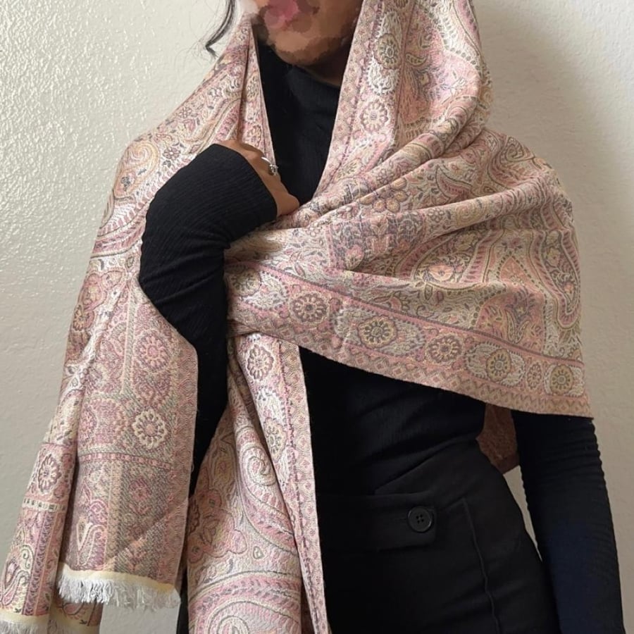 A shawl made of cashmere and silk #SK1
