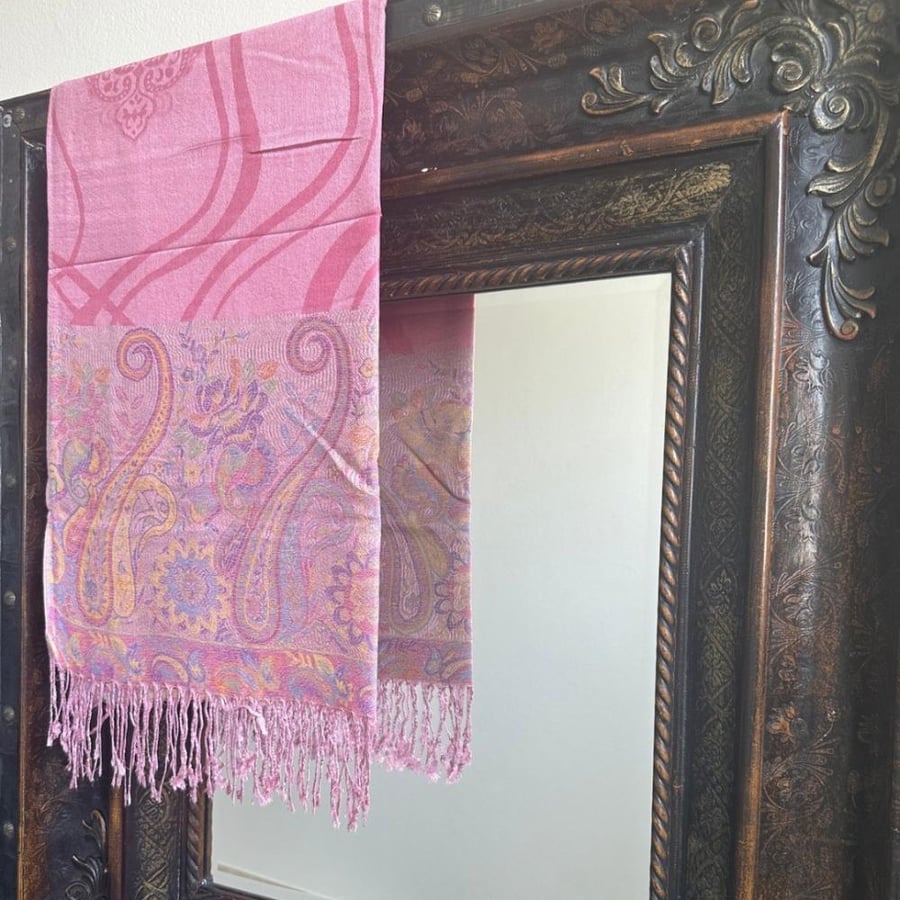 Kashmiri shawl