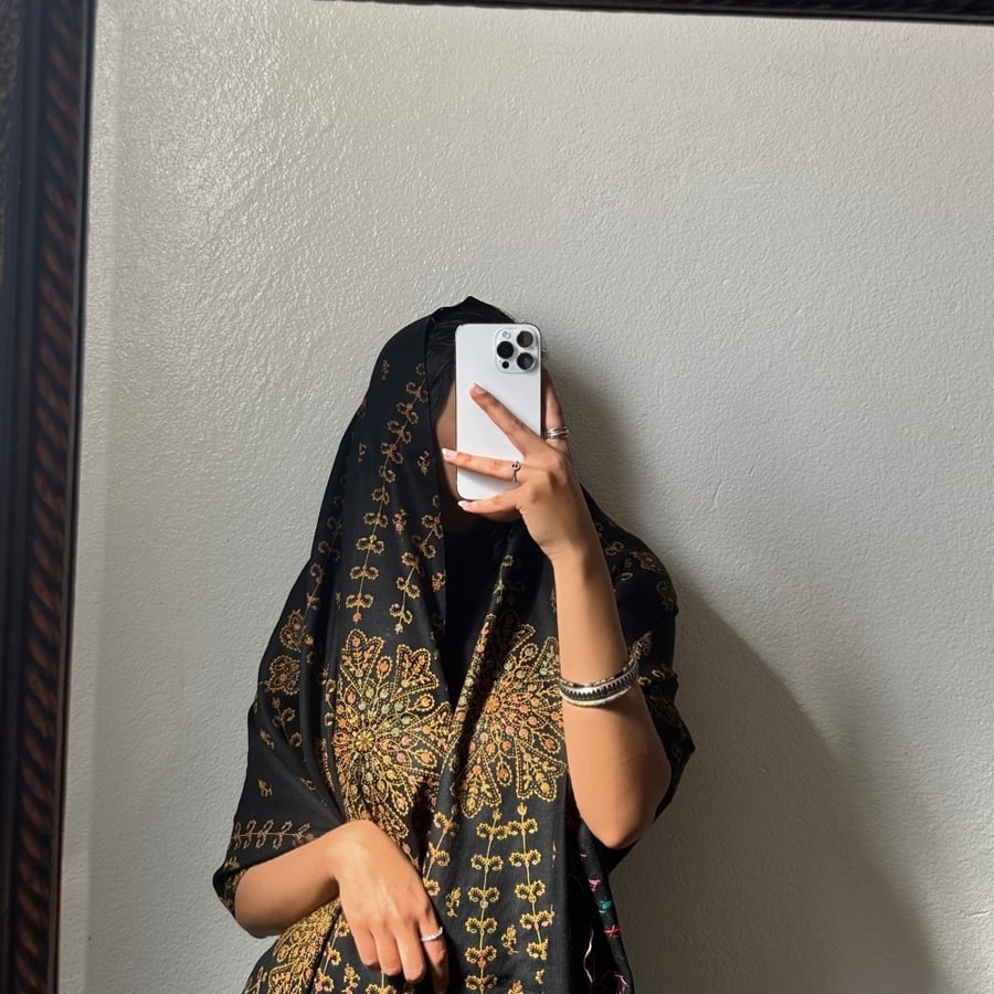 شال أسود تطريز يدوي 1