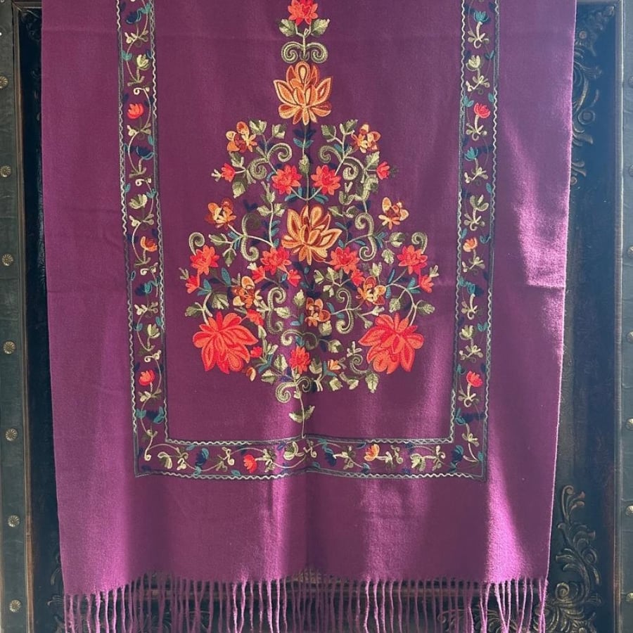 W10 wool shawl