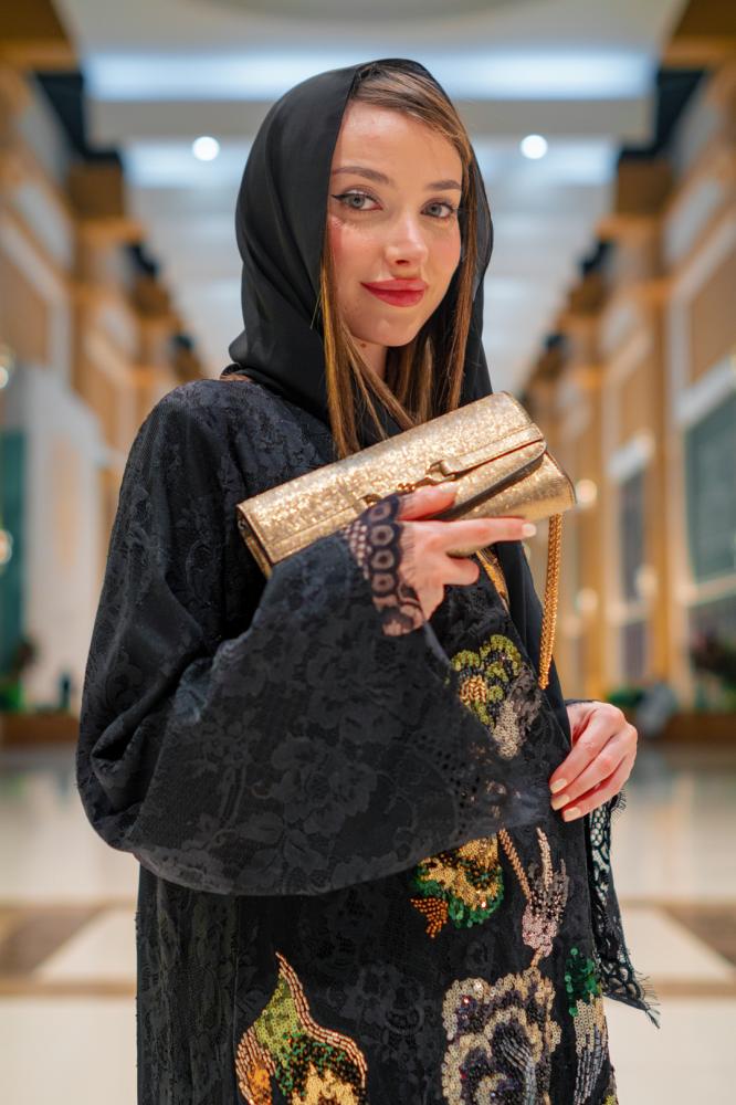 عباية تمارق سوداء - إطلالة جانبية من دار خلود