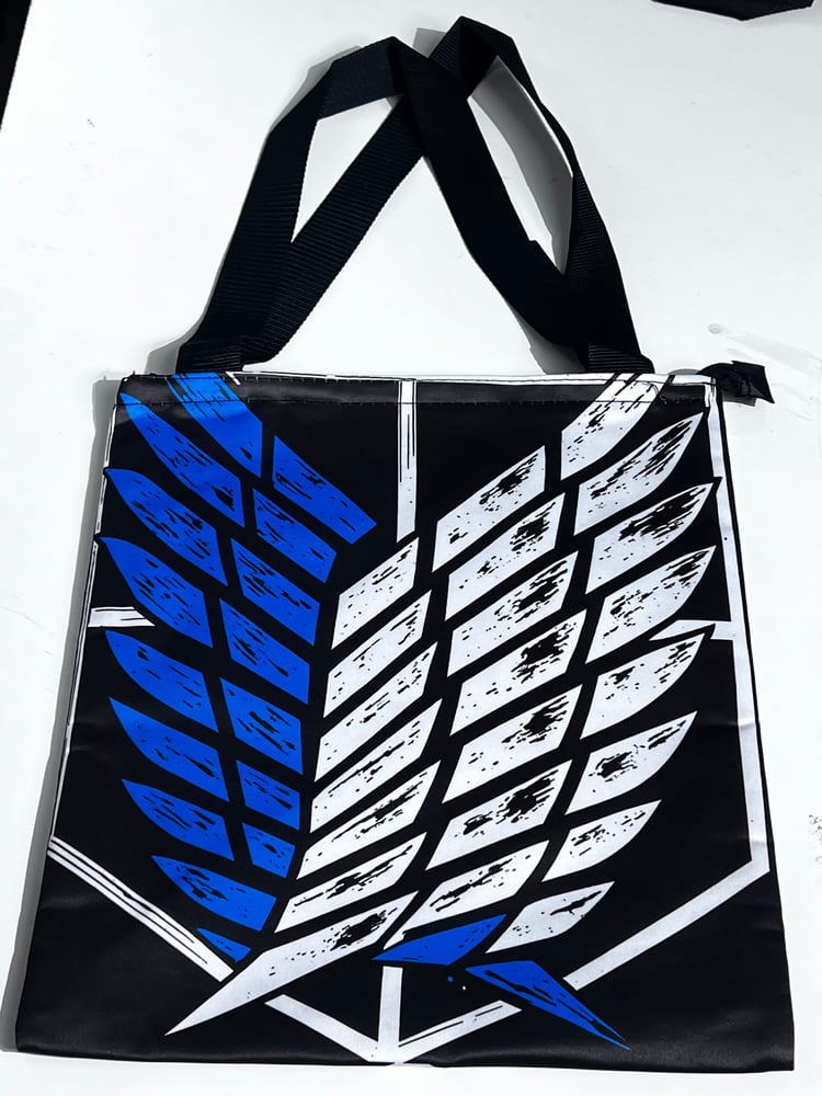 توت باق هجوم العمالقة - attack on titan Tote Bag