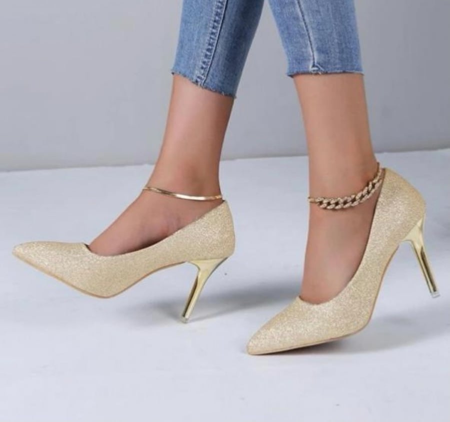 كعب ذهبي من سكاولر - heels