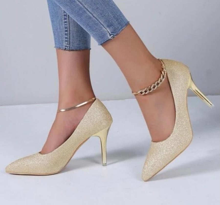 كعب ذهبي من سكاولر - heels