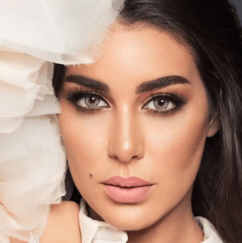 عدسة كافية من لنس مي