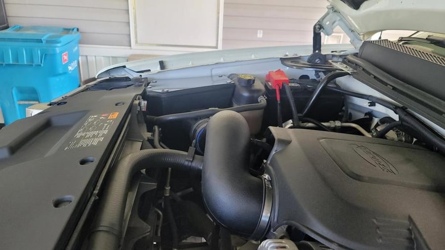 انتيك فلتر رياضي اصلي من Volant مع فلتر PowerCore® + وصلة ثروتل يوكون تاهو سييرا سلفرادو اسكاليد من 2009 الى 2014 شامل رسوم الشحن