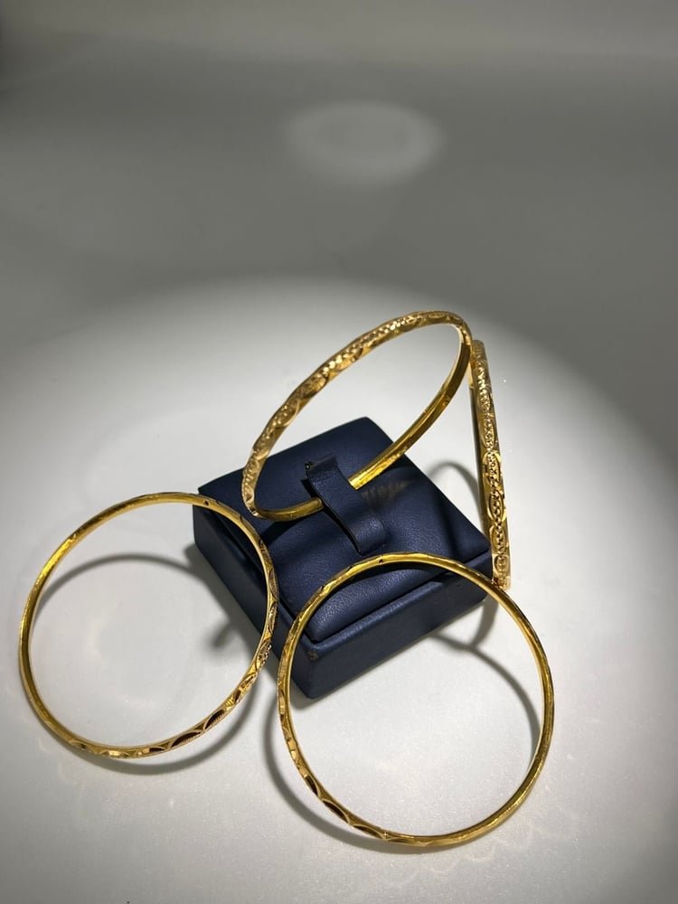 Gold earrings 21 karat luxurious and distinctive size 15 price per piece Gate.5