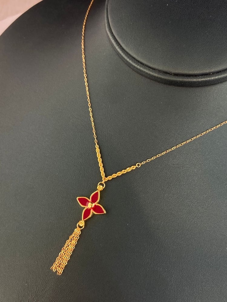 The flower's thank you is distinctive and elegant, 21-karat gold, Gate 4
