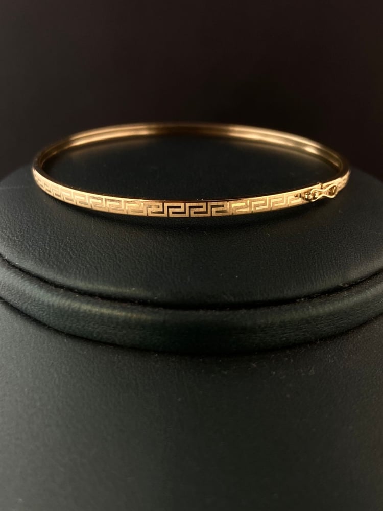 A luxurious and distinctive bracelet, 21-karat gold, weight 3.43